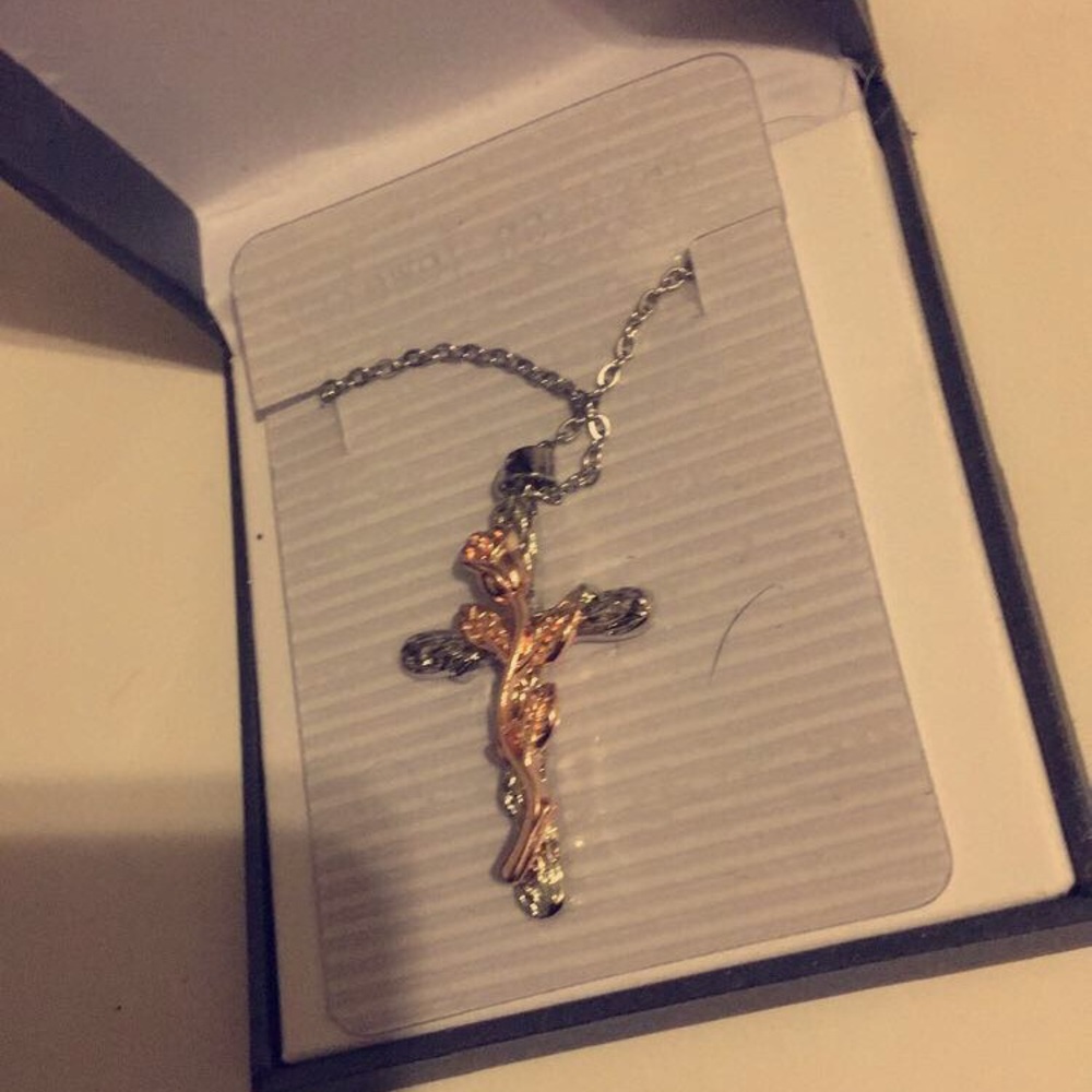 Necklace - Picture 3 of 5
